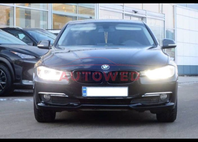 BMW 320i F30