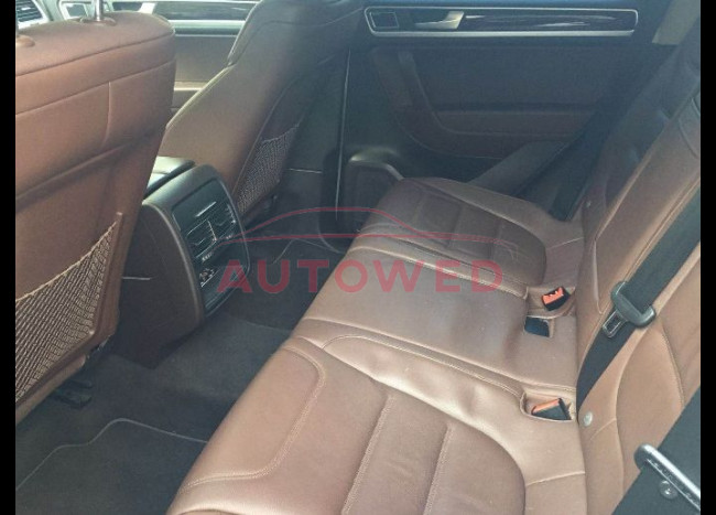 Volkswagen Touareg-5