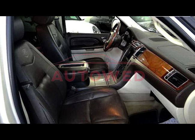 Cadillac Escalade Long-4