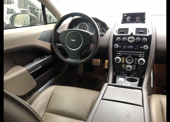 Aston Martin Pride-2