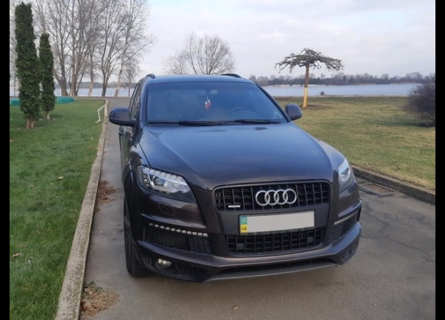 Audi Q7 S line