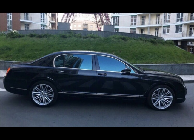 BENTLEY Flying Spur-1