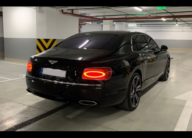 Bentley Flying Spur V12-3