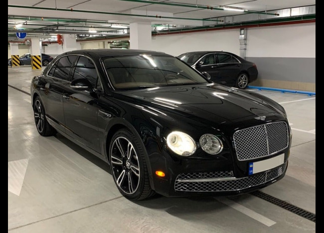 Bentley Flying Spur V12-1