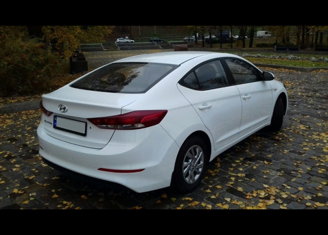 Hyundai Elantra-2