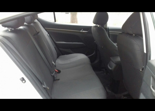 Hyundai Elantra-3