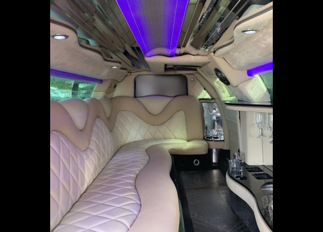 Лимузин Chrysler 300C Rolls-Royce-5