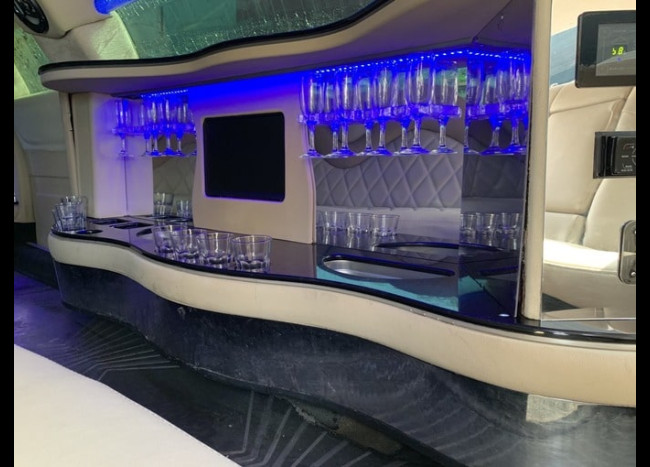 Лимузин Chrysler 300C Rolls-Royce-6