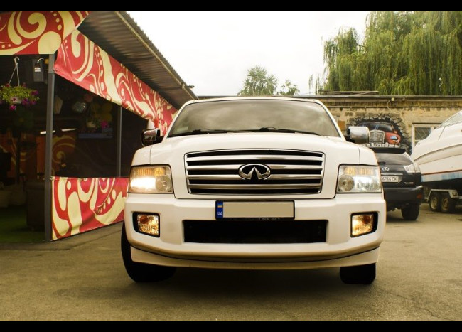 Лимузин INFINITI QX56-2