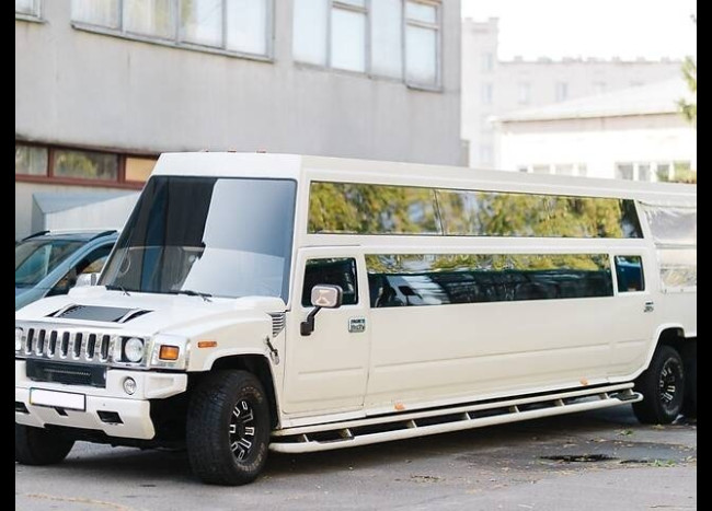 Mega Hummer H2-3