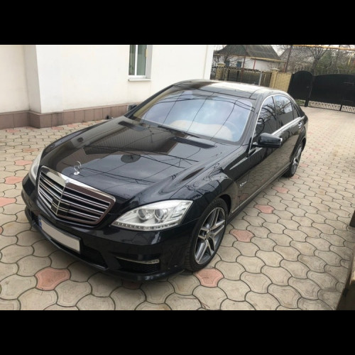 Mercedes w221 S63 AMG