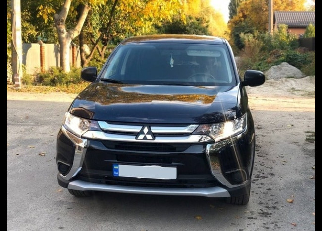 Mitsubishi Outlander-3