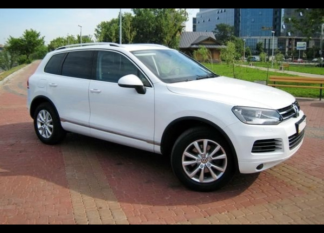Volkswagen Touareg-1
